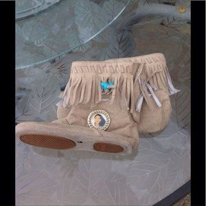 Disney pocohantas fringe boots size 11/12